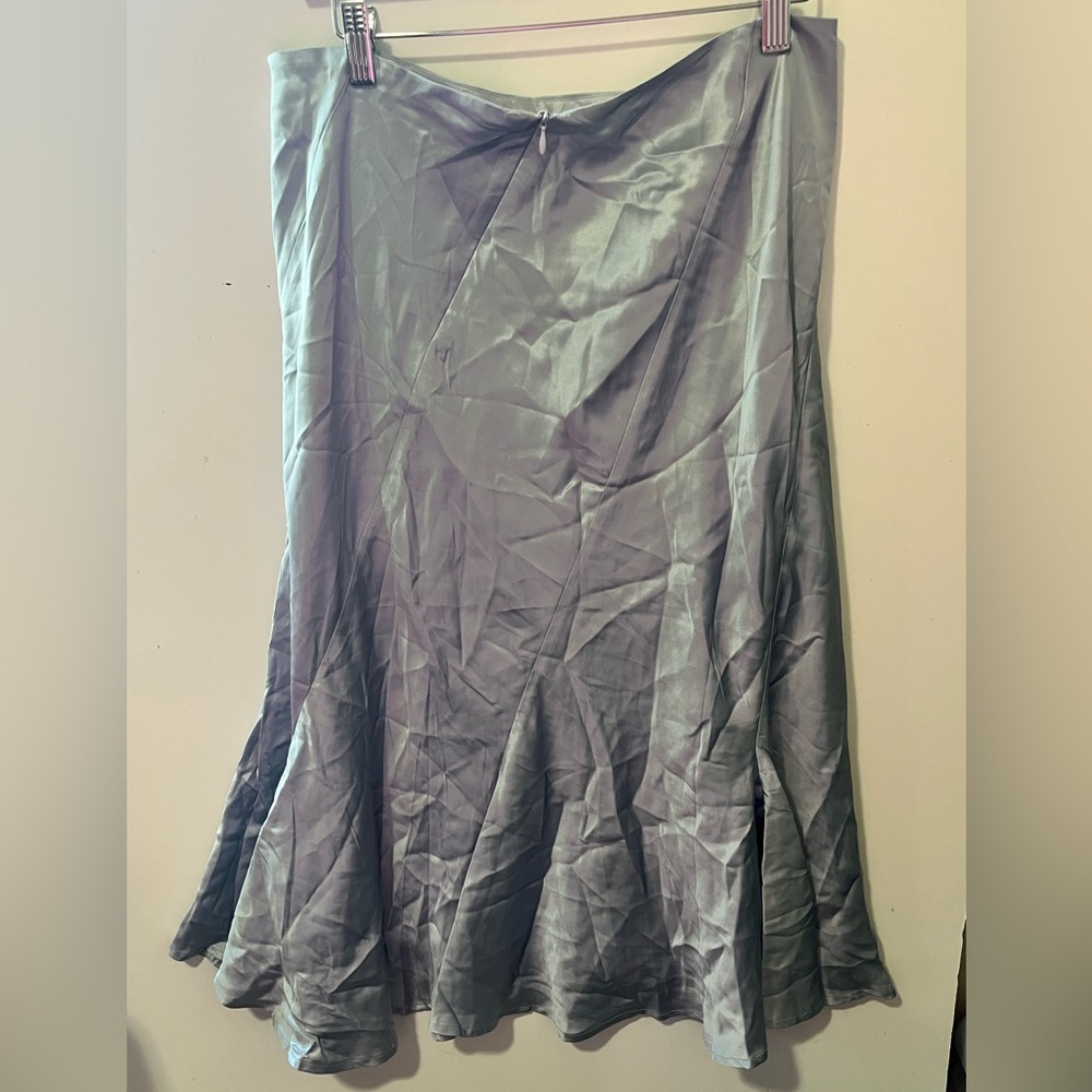 Cami NYC Silver Midi Skirt with Shimmering Elegance - Picture 6 of 8